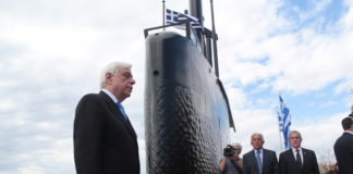 Αποκαλυπτήρια του “Μνημείου Υποβρυχίων” στο Π. Φάληρο από τον Πρόεδρο της Δημοκρατίας (φωτό)