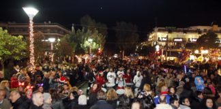 Πάνω από 100.000 κόσμος στη Χριστουγεννιάτικη γιορτή της Γλυφάδας (φωτό)