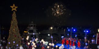 Το πνεύμα των Χριστουγέννων στη Μαρίνα Φλοίσβου