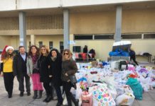 Επίδειξη αλληλεγγύης στη Γλυφάδα. Μάζεψαν ποσότητες από τρόφιμα , φάρμακα, είδη πρώτης ανάγκης για τους αναξιοπαθούντες (φωτό)