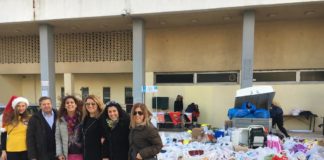 Επίδειξη αλληλεγγύης στη Γλυφάδα. Μάζεψαν ποσότητες από τρόφιμα , φάρμακα, είδη πρώτης ανάγκης για τους αναξιοπαθούντες (φωτό)