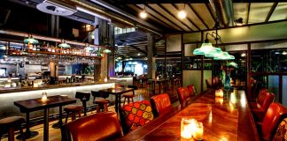 «Drop the fork» στη Γλυφάδα, αγαπά τα κοκτεϊλ και το κρασί