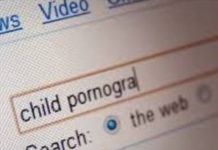 Τί κάνει το Facebook για την παιδική πορνογραφία;