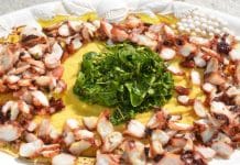 Βόλτα και απόλαυση με σαρακοστιανούς μεζέδες . Τα στέκια και οι κρυμμένες συνταγές