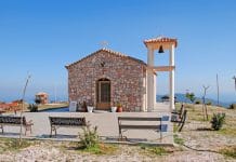 Πάσχα κατάνυξης στα ξωκλήσια της Αθηναϊκής Ριβιέρας