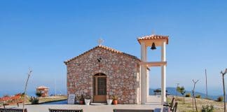 Πάσχα κατάνυξης στα ξωκλήσια της Αθηναϊκής Ριβιέρας