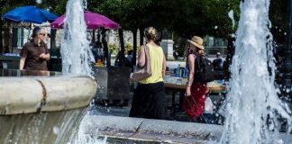 Κλιματιζόμενες αίθουσες στον Πειραιά εν΄όψει του καύσωνα