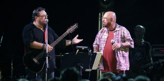 Μεγάλη προσέλευση κόσμου στη 3η Μαρίνα της Γλυφάδας , στο φεστιβάλ. Το αδιαχώρητο στη συναυλία Γ.Ζουγανέλη , Λ. Μαχαιρίτσα (foto)