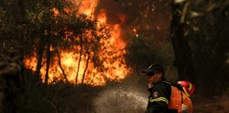 Εμπρησμοί με σχέδιο ή τυχαία γεγονότα; Για δεύτερη φορά στις φλόγες η Ανάβυσσος . 4 πυροσβέστες τραυματίστηκαν. Ζημιές σε σπίτια και Ι.Χ
