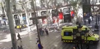 Πνίγουν στο αίμα και τον τρόμο και την Βαρκελώνη. Τρομοκρατικό κτύπημα και ομηρία σε εξέλιξη. 12 νεκροί και 25 τραυματίες για την ώρα