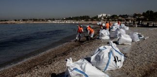 Βελτιώνεται η κατάσταση από την ρύπανση σε Σαλαμίνα, Πειραϊκή, Π.Φάληρο, Άλιμο, Γλυφάδα. Δεν παρατηρείται ρύπανση σε Βούλα,Βάρη , Βουλιαγμένη. Ενημέρωση του Υπ. Ναυτιλίας