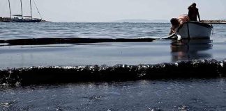 Ενδεχόμενο για ρύπανση και στη Σαρωνίδα . Τι δείχνουν τα πρώτα δείγματα του Ελληνικού Κέντρου Θαλασσίων Ερευνών