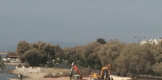 “Πήραν μπρος” τα έργα για την ανάπλαση της ελεύθερης παραλίας στη Βούλα