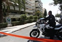 Στα χέρια της αστυνομίας ο υπαίτιος της μεγάλης πυρκαγιάς στην εφορία Γλυφάδας.