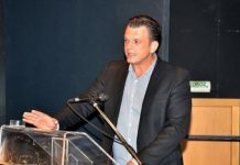 Τι έγινε με τα αστυνομικά τμήματα Βάρης και Βούλας; Μια αποκαλυπτική συνέντευξη