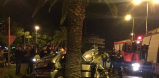 Κι΄άλλο σοβαρό τροχαίο στη Βουλιαγμένη. Επέμβαση της πυροσβεστικής για απεγκλωβισμό νεαρών. Ανασύρθηκαν τραυματισμένοι