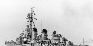 Στη Στη σκιά του Ποσειδώνα Η ανταρσία του Αντιτορπιλικού «ΒΕΛΟΣ» στον Πολυχώρο του Δημαρχείου Π. Φαλήρου