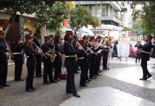 Δραστηριότητες /παιχνίδια για παιδιά και χριστουγεννιάτικες μελωδίες στο Πειραιά.