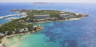 “Τρέχουν” οι εργασίες στον Αστέρα Βουλιαγμένης. Ποια κτίρια κατεδαφίζονται , ποια ανασκευάζονται