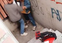 Κουκουλοφόροι λήστεψαν μαθητή εξω από το σχολείο του στη Βούλα