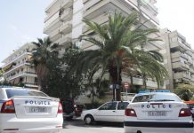 Κράτησαν όμηρο γνωστή δικηγόρο και το παιδί της σε ένοπλη ληστεία στη Βουλιαγμένη