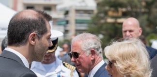 Επίσκεψη του Πρίγκηπα Καρόλου στο Συμμαχικό Νεκροταφείο στον Άλιμο (φωτό)