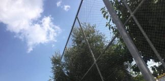 Βίαιη απόδραση από το Αστυνομικό Τμήμα Ελληνικού. Άγριο ανθρωποκυνηγητό στη Βουλιαγμένης και σύλληψη του 21 ετών δραπέτη.