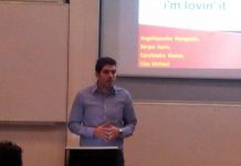 “Θα είμαι πάλι υποψήφιος” δηλώνει ο Πρόεδρος του Δ.Σ Αλίμου Μάνος Γαρυφαλάκης , με τον Α. Κονδύλη και το «Αγαπώ τον Άλιμο»