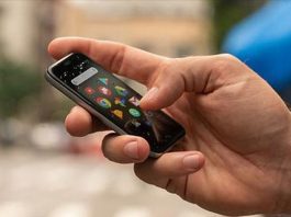 Smartphones – «νάνοι» . Η νέα τάση