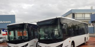 Τέσσερα νέα λεωφορεία για τη δημοτική συγκοινωνία Γλυφάδας