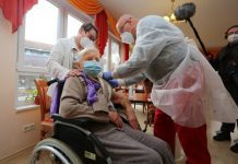 Ραντεβού για εμβολιασμό των άνω των 85. Την Δευτέρα 11 Ιανουαρίου ανοίγει η πλατφόρμα