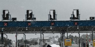 Χιόνι και στα Νότια Προάστια. Στη κατάψυξη όλη η χώρα. Έκλεισε πάλι η Εθνική. Προβλήματα στο οδικό δίκτυο