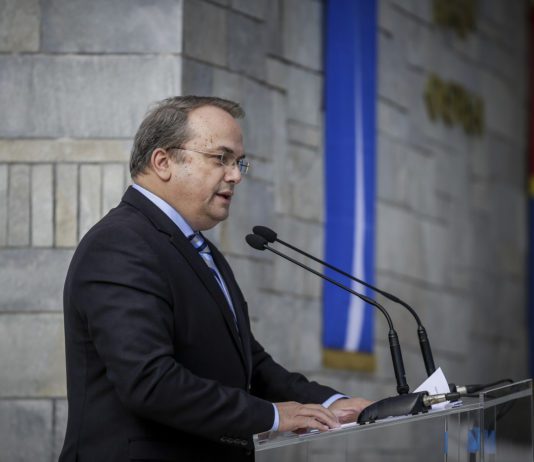 Ηχηρό μήνυμα του Γ. Κωνσταντέλλου προς την ηγεσία της Εκκλησίας για την “εκποίηση” εκτάσεων στη Βουλιαγμένη
