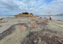 Πού οφείλεται η υποχώρηση της στάθμης της θάλασσας; Πώς εξηγούν οι ειδικοί το φαινόμενο (Βίντεο και φωτό)