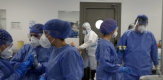 Μέχρι τα μεσάνυχτα η διασκέδαση από 3 Ιανουαρίου, στο 50% η τηλεργασία κ.α . Ποια είναι τα νέα περιοριστικά μέτρα