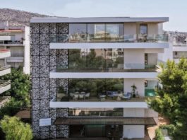 Πολυτελής πολυκατοικία στη Γλυφάδα με τα διαμερίσματα που μοιάζουν με μικρές βίλες (φωτό)