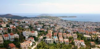 «Στρατηγική επένδυση»… τσιμεντοποίησης της Βούλας. Αντιδρά ο δήμος στα σχέδια Hines – Henderson για την ανέγερση 350 κατοικιών