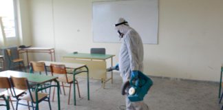 Νέα κρούσματα κορωνοϊού σε σχολεία της Βούλας