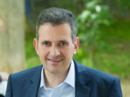 Να προχωρήσει άμεσα το έργο ανάπλασης της παραλίας της Καλλιθέας.