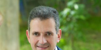 Να προχωρήσει άμεσα το έργο ανάπλασης της παραλίας της Καλλιθέας.