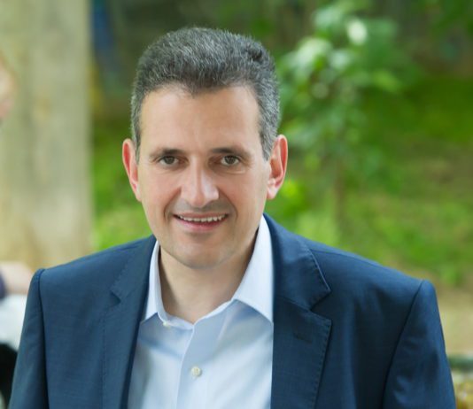 Να προχωρήσει άμεσα το έργο ανάπλασης της παραλίας της Καλλιθέας.