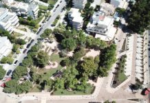 Η Πλατεία Νυμφών στη Βουλιαγμένη, από τις ομορφότερες στη χώρα, παραδόθηκε προς χρήση (φωτό)