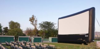 Δίπλα στη θάλασσα του Αλίμου η μεγαλύτερη οθόνη θερινού σινεμά