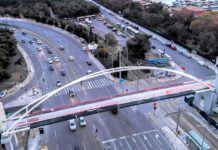 Μέσα Ιουνίου η παράδοση στο κοινό της πεζογέφυρας στο Π. Φάληρο, σύμφωνα με ανάρτηση του Διονύση Χατζηδάκη