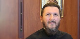 Η μαρτυρία του Mητροπολίτη Γλυφάδας για την επίθεση με καυστικό υγρό: Νομίζαμε ότι ήταν λάδι – Μετά αρχίσαμε να νιώθουμε το κάψιμο (video)