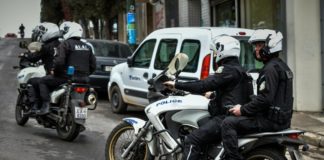 Άλιμος: Συνελήφθη ο άνδρας που «γάζωσε» πολυκατοικία . Βρήκαν όπλο και φυσίγγια