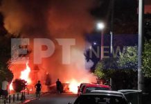 Εκρήξεις και οχήματα παρανάλωμα του πυρός έπειτα από τροχαίο στην παραλιακή στο Καβούρι. Βίντεο και εικόνες