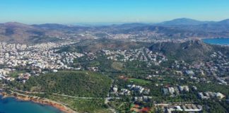 Νέο “μπρα ντε φερ” και πιθανή ρήξη του Δήμαρχου Γρηγόρη Κωνσταντέλλου με την Εκκλησία για τα “ιερά ακίνητα” της Βουλιαγμένης. Πρωτοβουλίες του Δήμου και συνέντευξη τύπου την Πέμπτη 27 Ιουλίου