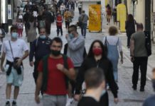 Ανεβαίνει επιδημιολογικό επίπεδο ο Νότιος Τομέας Αθηνών. Πέρασε από το κίτρινο (2) στο πορτοκαλί (3). 220 τα κρούσματα που εντοπίστηκαν στα Νότια