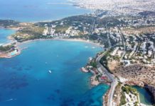 Η προσφυγή της Εκκλησίας …και η κόντρα καλά κρατεί για τα “ιερά ακίνητα” της Βουλιαγμένης